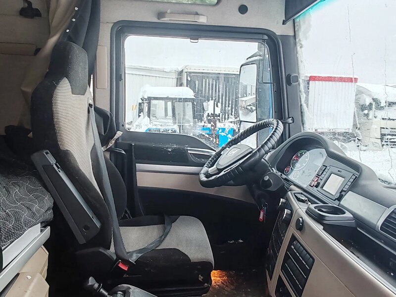 MAN TGX 4x2 Седельный тягач — фото 4
