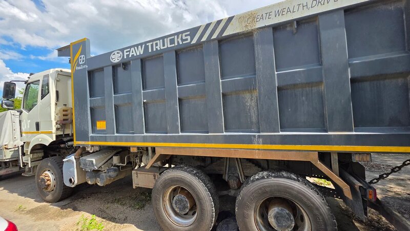 FAW J6 6x6 Самосвал — фото 5