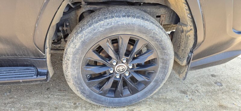 Toyota LAND CRUISER 300 — фото 14