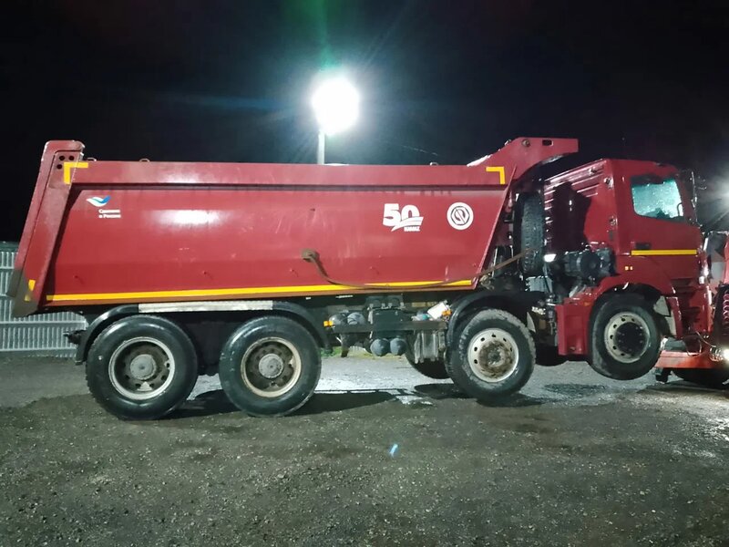 КамАЗ 65801 8x4 Самосвал — фото 4
