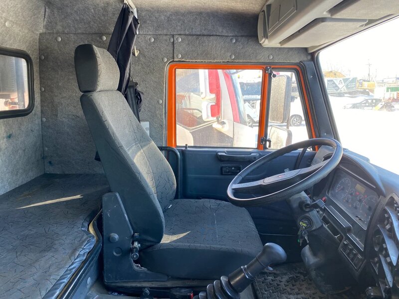 Кран центр "КАМАЗ" 659100 на шасси КамАЗ 43118 6x6 Бортовой с КМУ — фото 12