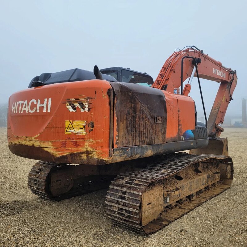HITACHI ZX200 Экскаватор — фото 11