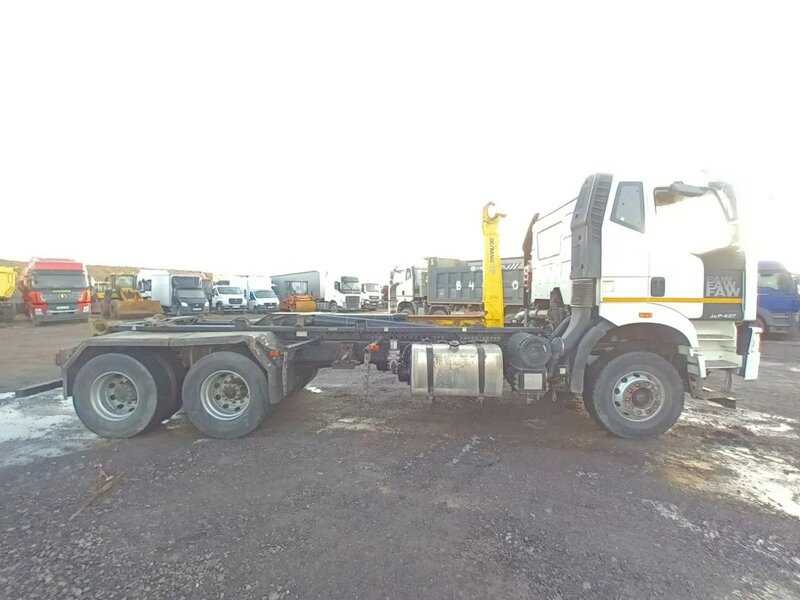 FAW J6 6x4 Мультилифт — фото 3