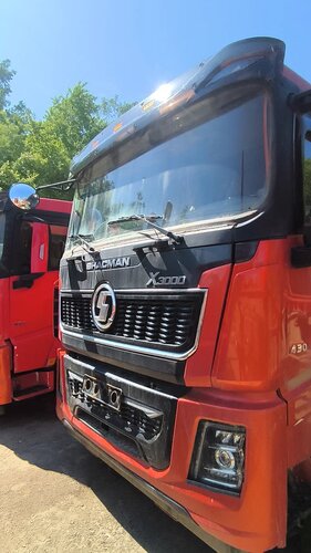 Shacman (Shaanxi) SX 6x6 Седельный тягач