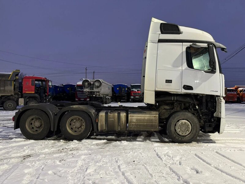 Mercedes-Benz Actros 6x4 Седельный тягач — фото 3