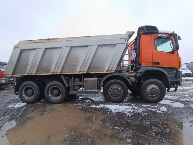 Mercedes-Benz Arocs 8x8 Самосвал — фото 4