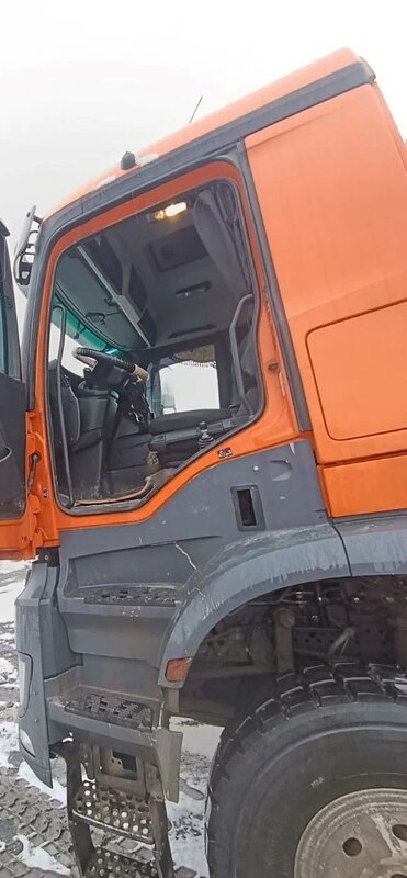 Mercedes-Benz Arocs 8x8 Самосвал — фото 9