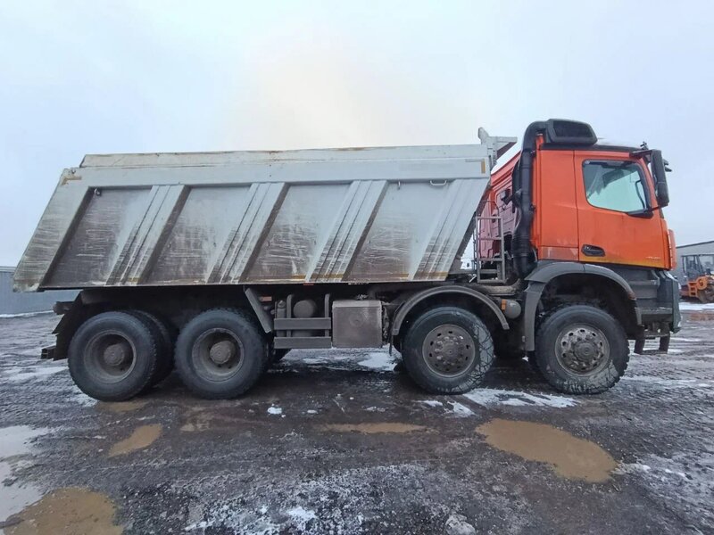 Mercedes-Benz Arocs 8x8 Самосвал — фото 4