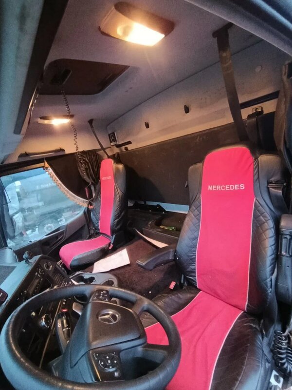 Mercedes-Benz Arocs 8x8 Самосвал — фото 11