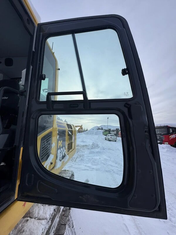 KOMATSU PC 220 Экскаватор — фото 10