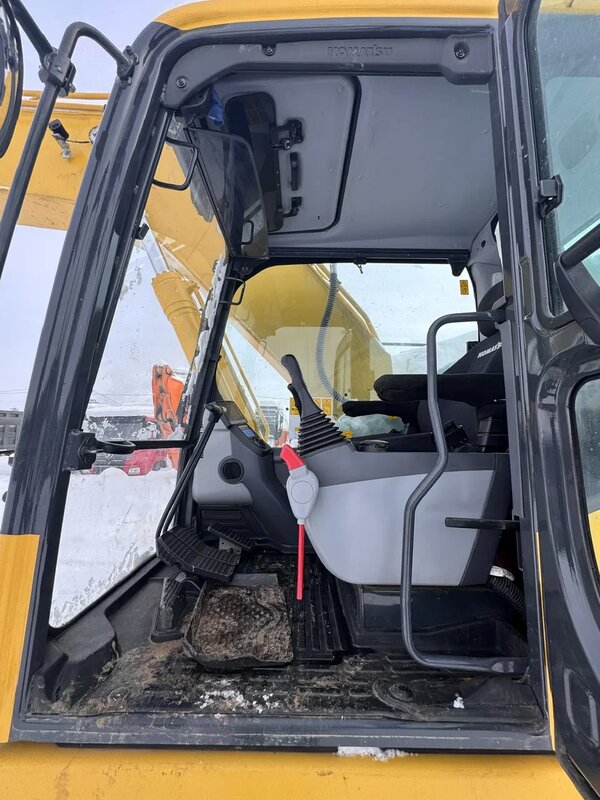 KOMATSU PC 220 Экскаватор — фото 11