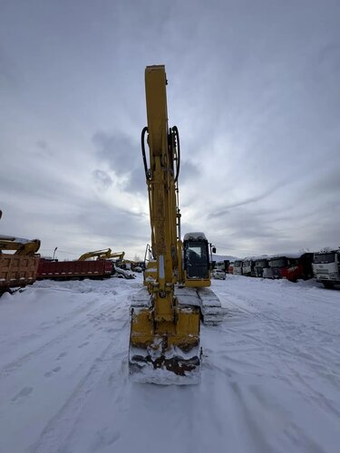 KOMATSU PC 220 Экскаватор