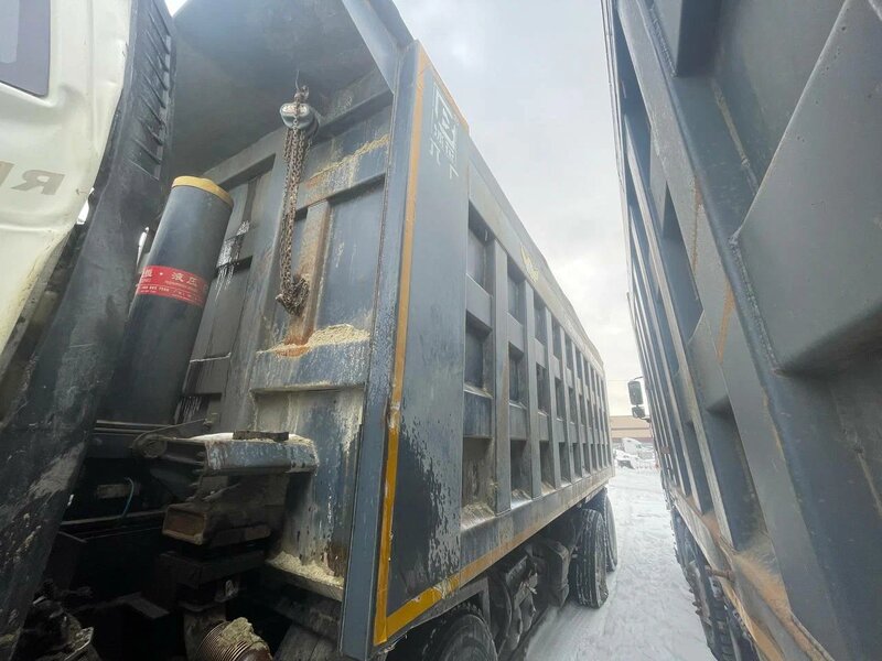 FAW J6 8x4 Самосвал — фото 4