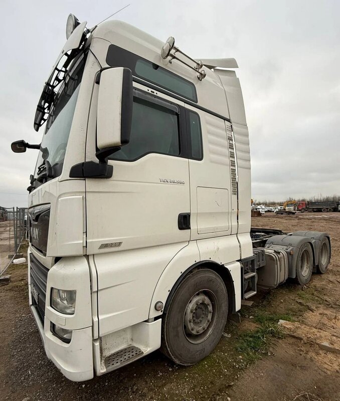 MAN TGX 6x4 Седельный тягач — фото 3