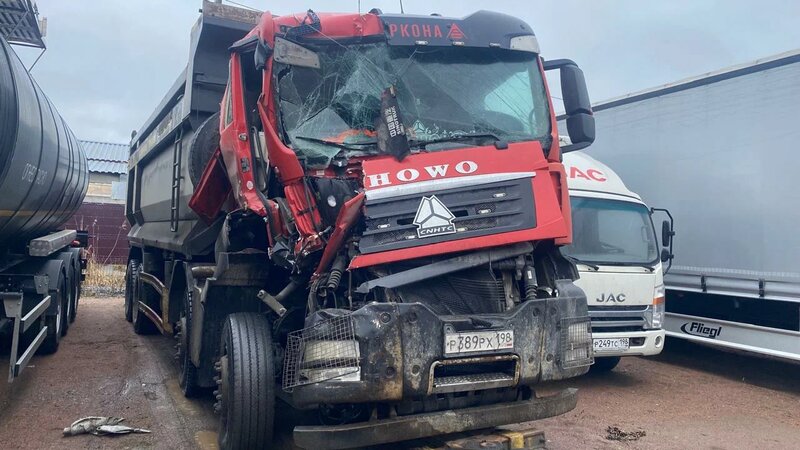Howo ZZ 8x4 Самосвал — фото 1