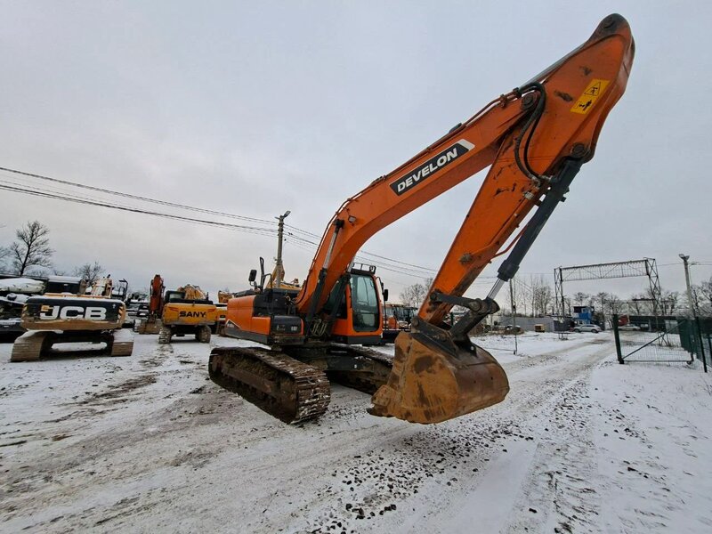Doosan DX220 Экскаватор — фото 1