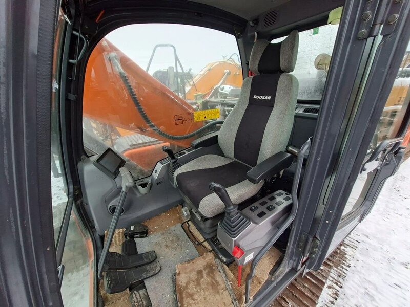 Doosan DX220 Экскаватор — фото 9