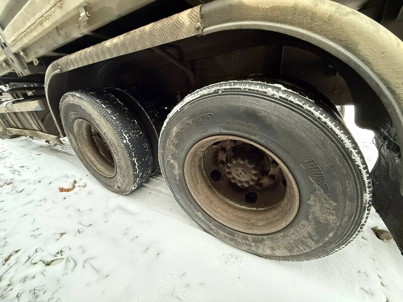 АВТОФЛАГМАН 3375 на шасси КамАЗ 65117 6x4 Бортовой с КМУ — фото 11
