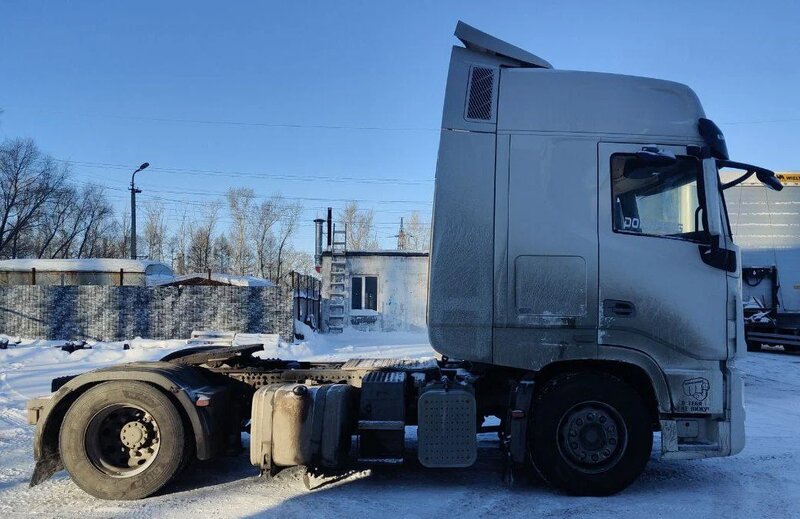 DongFeng GX 4x2 Седельный тягач — фото 4