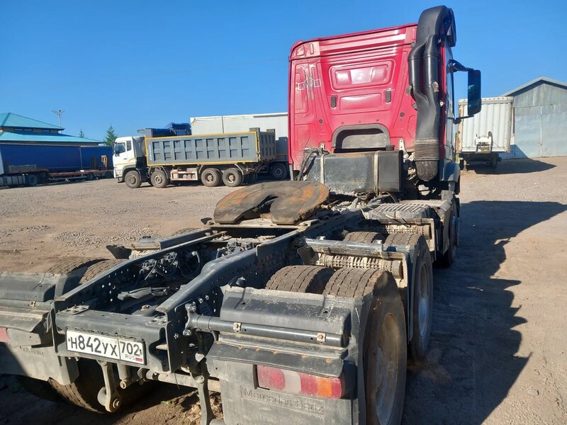 Mercedes-Benz AROCS 6x4 Седельный тягач — фото 6