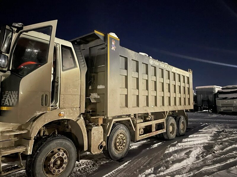 FAW CA 3310 8x4 Самосвал — фото 1