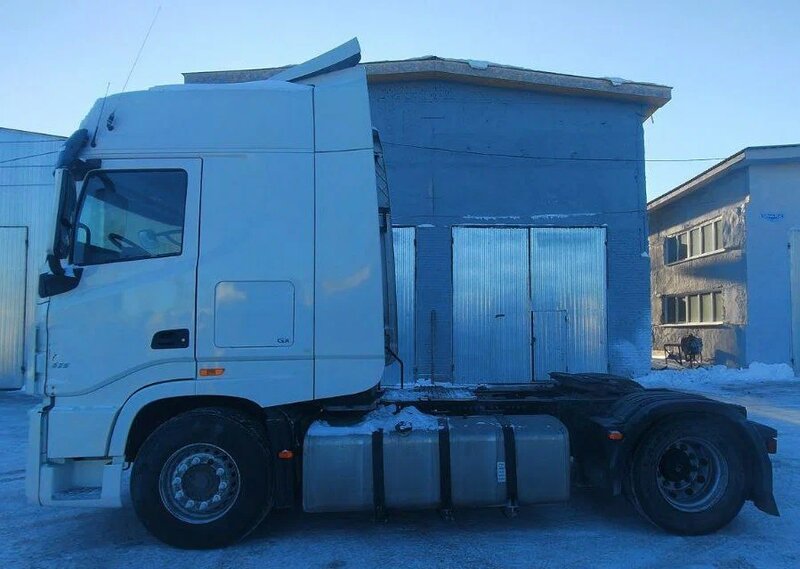 DongFeng GX 4x2 Седельный тягач — фото 5