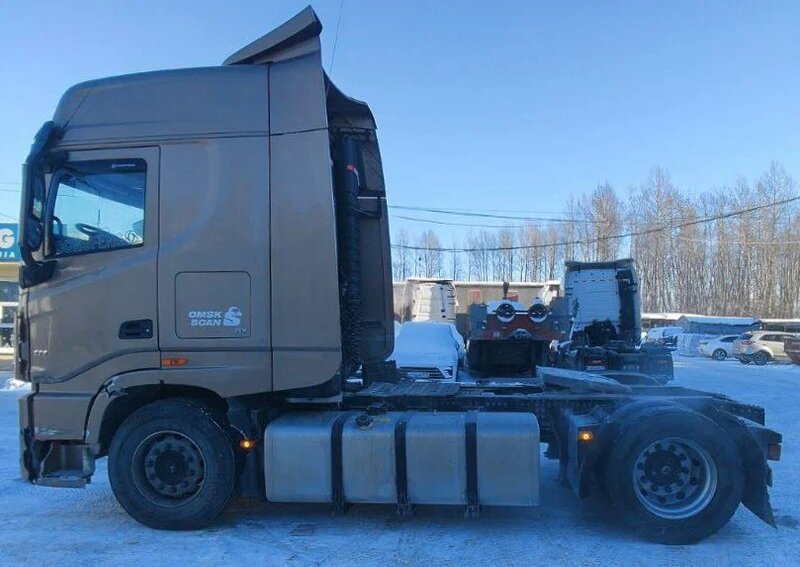 DongFeng GX 4x2 Седельный тягач — фото 3