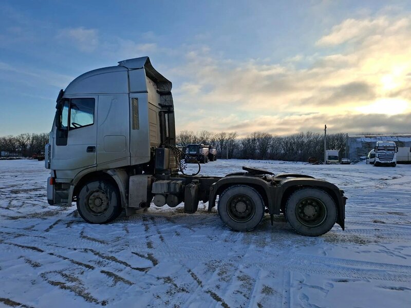 HONGYAN CQ 6x4 Седельный тягач — фото 4