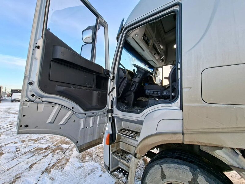 HONGYAN CQ 6x4 Седельный тягач — фото 8