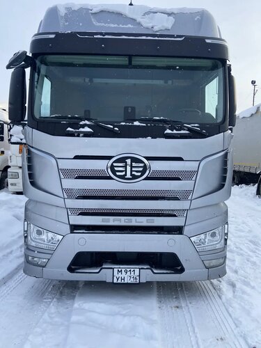 FAW J7 4x2 Седельный тягач