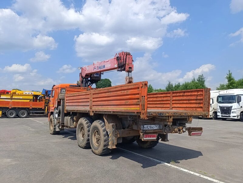 Строительные подъемные машины (СПМ) 732407 на шасси КамАЗ 43118 6x6 Бортовой с КМУ — фото 7
