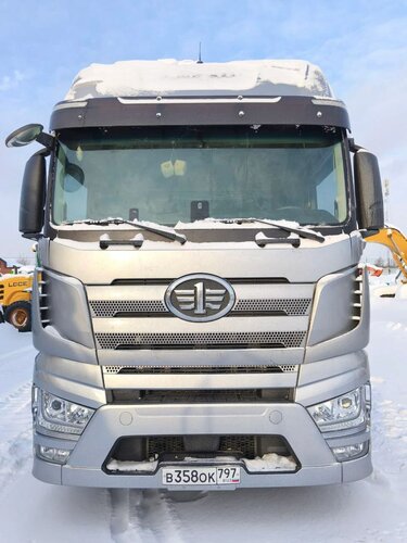 FAW J7 4x2 Седельный тягач