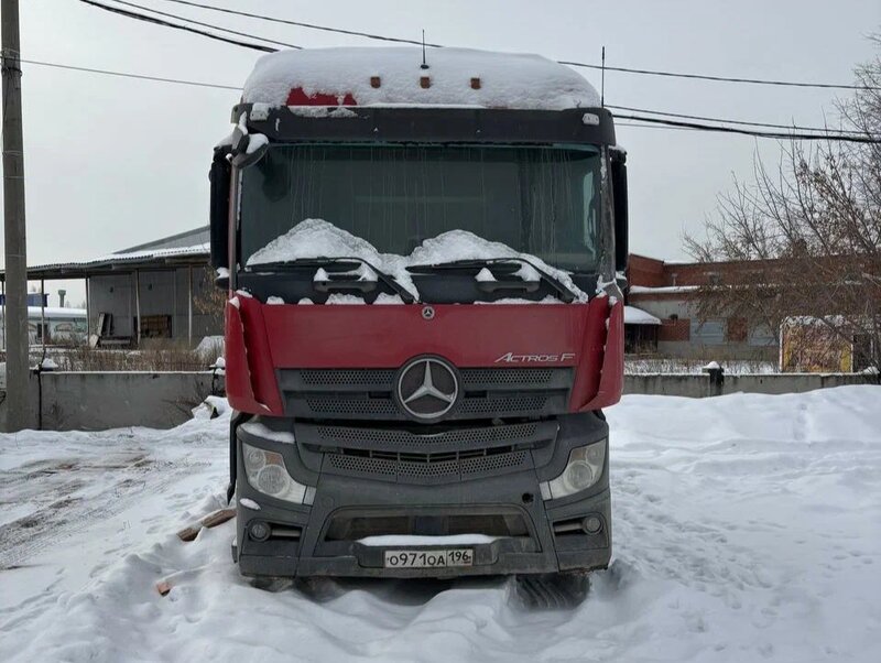 Mercedes-Benz Actros 6x4 Седельный тягач — фото 1