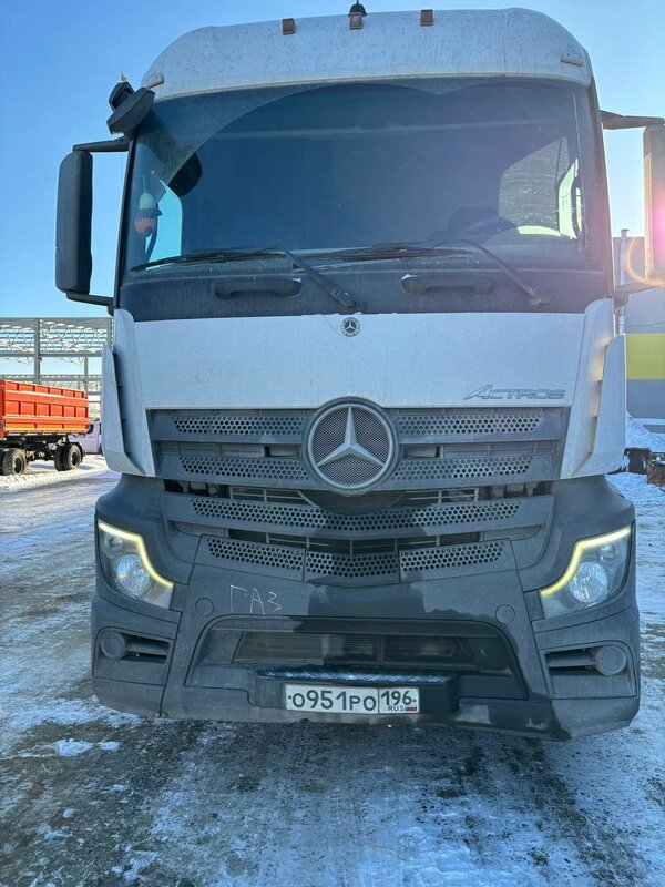 Mercedes-Benz Actros 6x4 Седельный тягач — фото 1