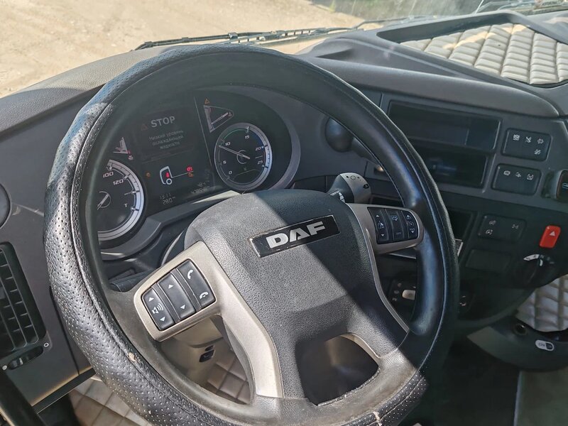 DAF XF 4x2 Седельный тягач — фото 10