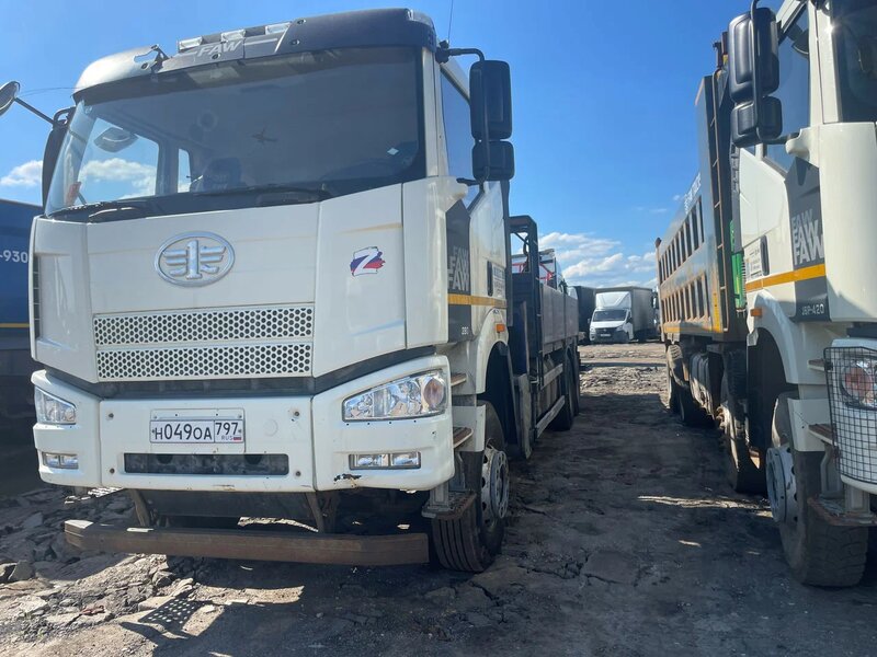 Феникс 78 на шасси FAW CA 3250 6x4 Бортовой с КМУ — фото 2