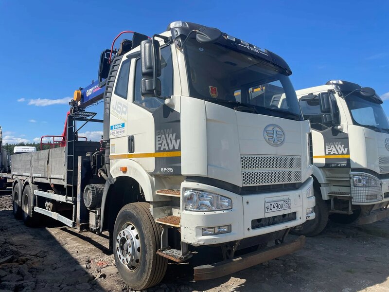 Феникс 78 на шасси FAW CA 3250 6x4 Бортовой с КМУ — фото 3