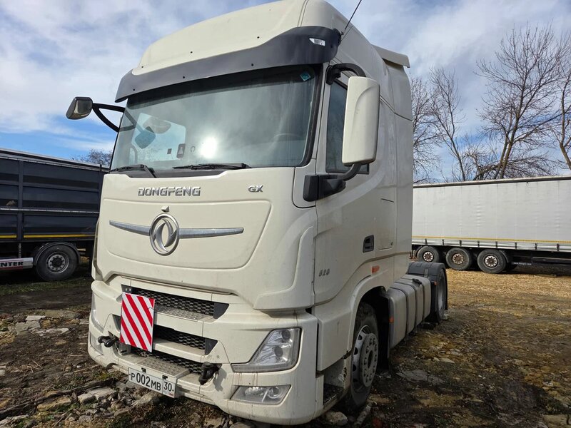 DongFeng GX 4x2 Седельный тягач — фото 3