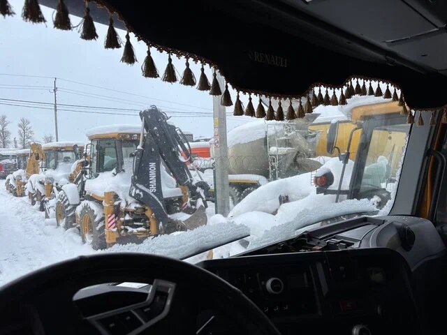 Renault K 8x4 Самосвал — фото 9