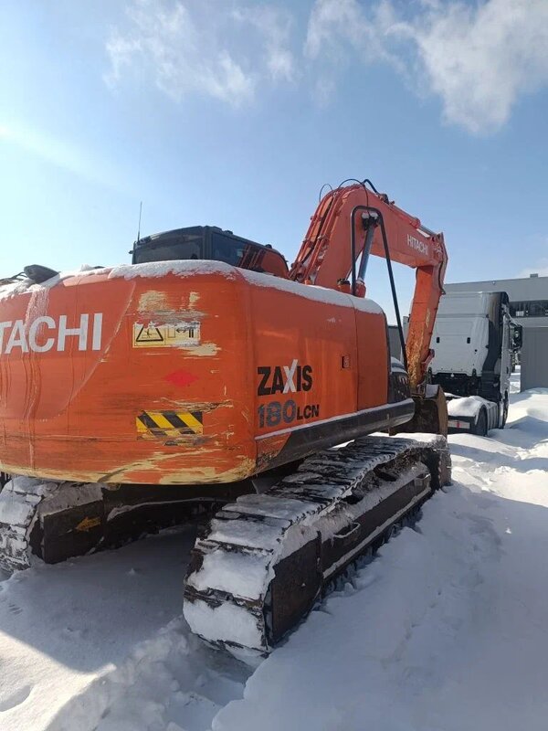 HITACHI ZX180 Экскаватор — фото 6