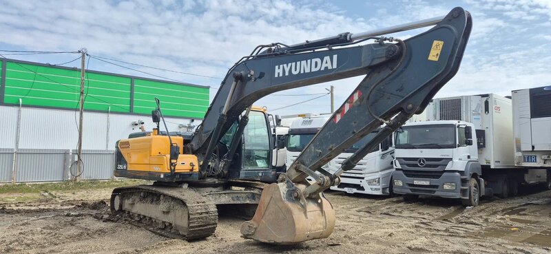 Hyundai R225 Экскаватор — фото 2