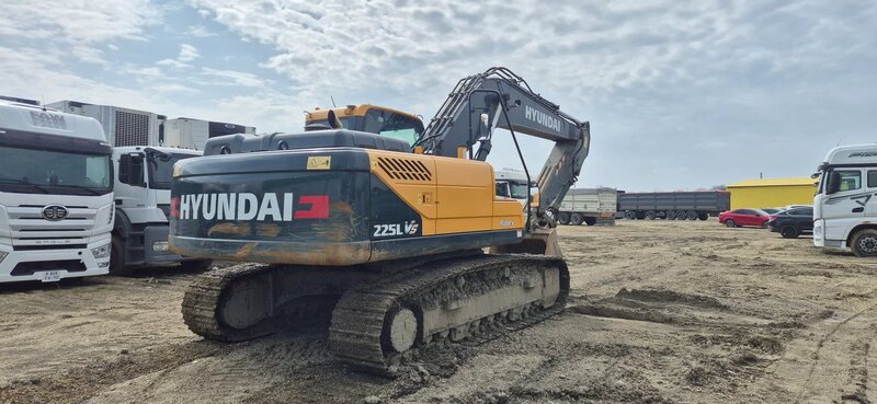 Hyundai R225 Экскаватор — фото 6