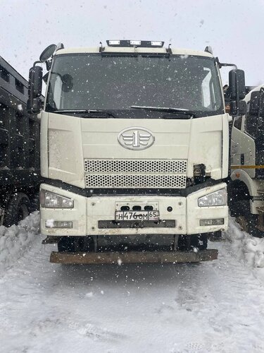 FAW J6 8x4 Самосвал