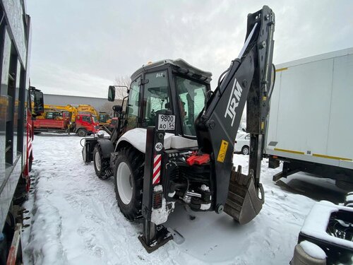 TRM B4X Экскаватор-погрузчик