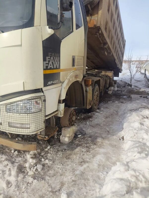 FAW J6 8x4 Самосвал — фото 1