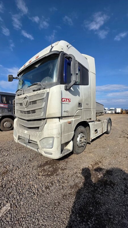 Foton AUMAN 4x2 Седельный тягач — фото 3