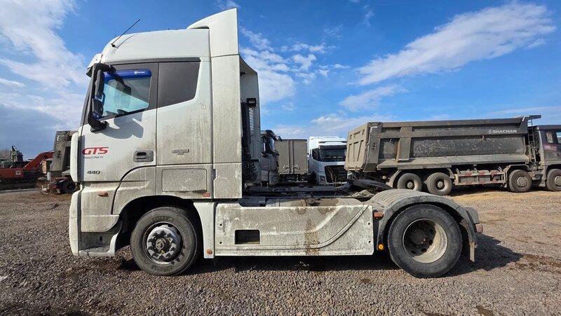 Foton AUMAN 4x2 Седельный тягач — фото 4