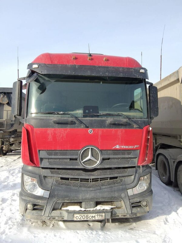 Mercedes-Benz Actros 6x4 Седельный тягач — фото 1