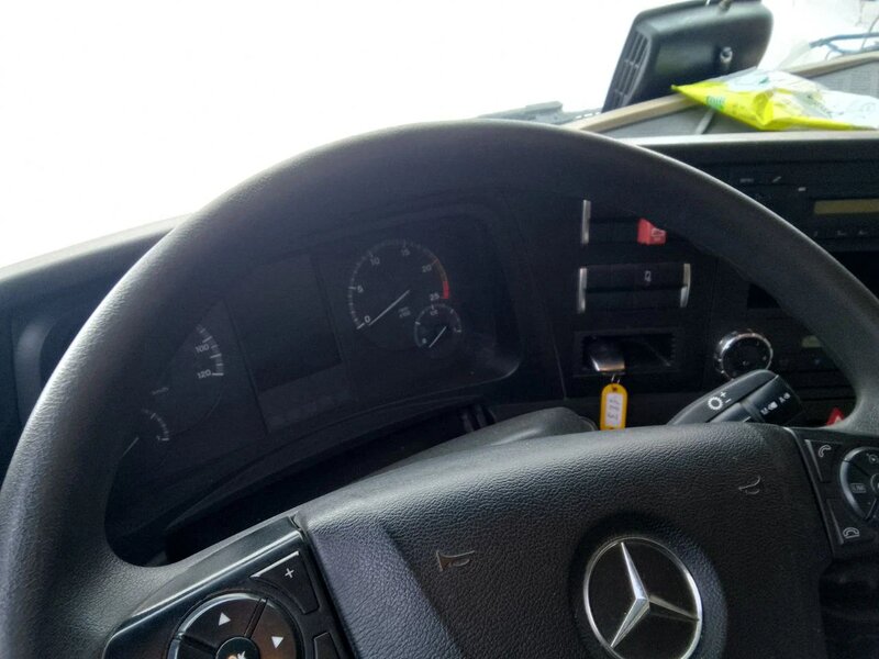 Mercedes-Benz Actros 6x4 Седельный тягач — фото 9