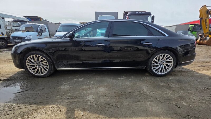 Audi A8L — фото 5